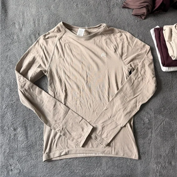 Oner Active Go To Seamless Fitted Long Sleeve Top Warm Sand L - Picture 2 of 5